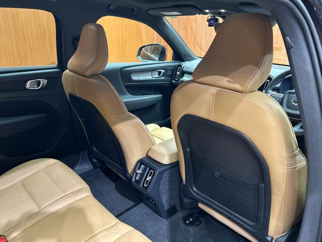 Volvo XC40 8