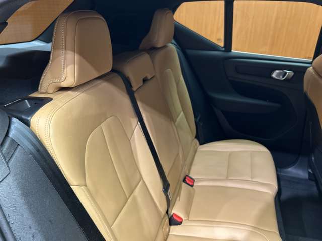 Volvo XC40 9