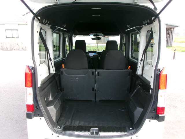 Honda N-VAN 9