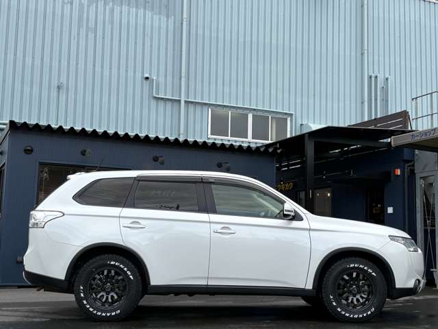 Mitsubishi Outlander 4