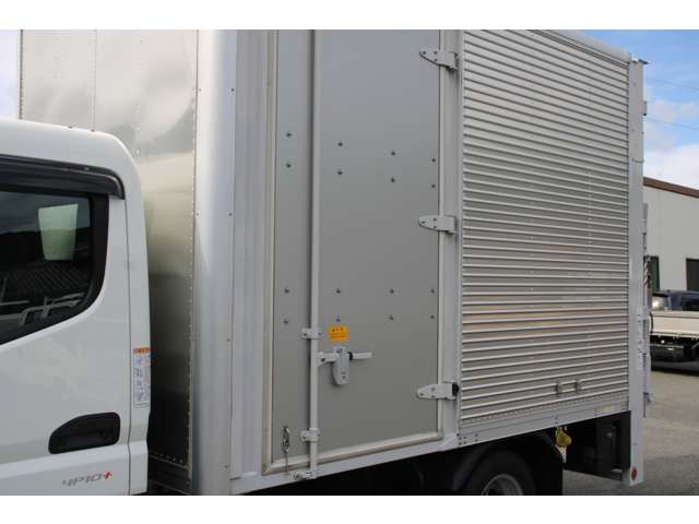 Mitsubishi Fuso Canter 9