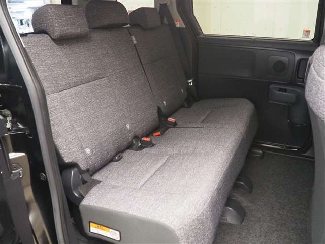 Toyota Sienta 12