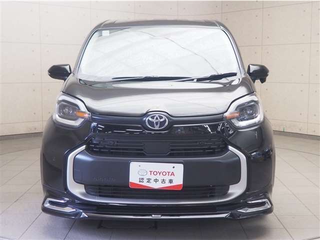 Toyota Sienta 4