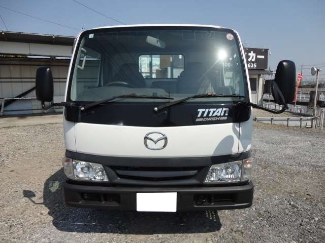 Mazda Titan Dash 2