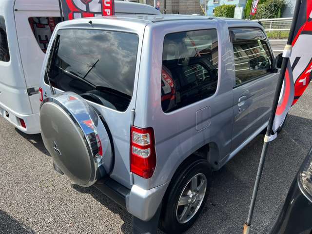 Mitsubishi Pajero Mini 4
