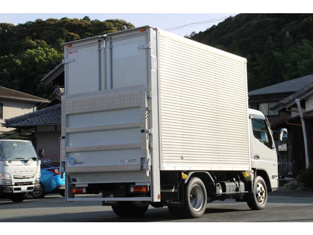 Mitsubishi Fuso Canter 7