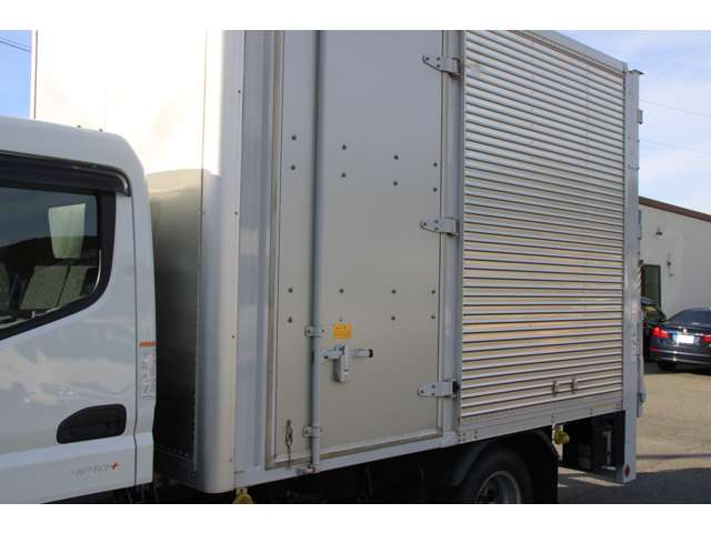 Mitsubishi Fuso Canter 9