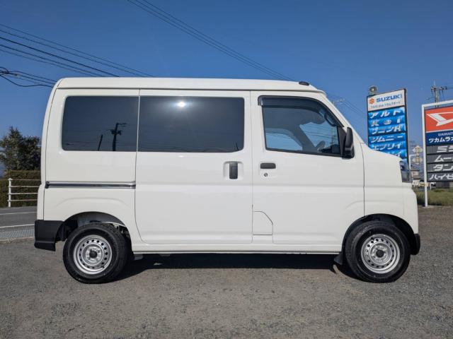 Daihatsu Hijet Cargo 2