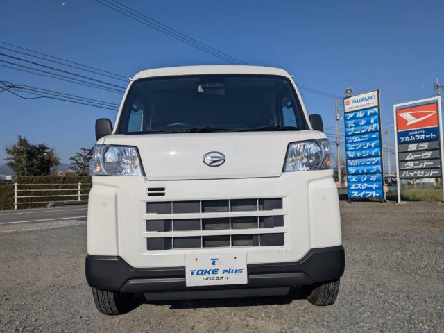 Daihatsu Hijet Cargo 6