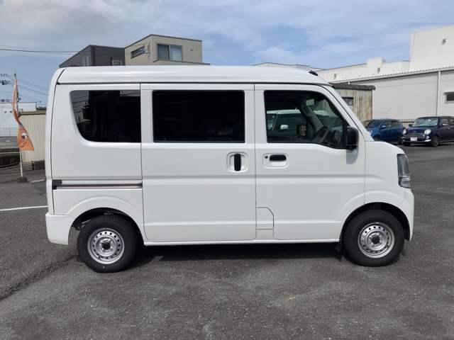 Mitsubishi Minicab Van 6