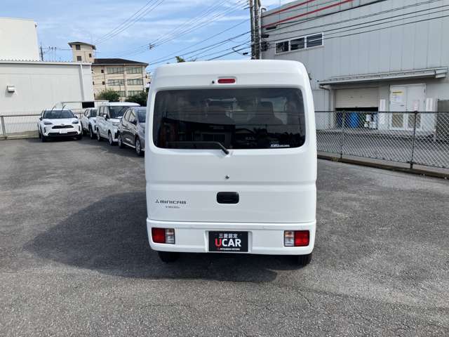 Mitsubishi Minicab Van 8