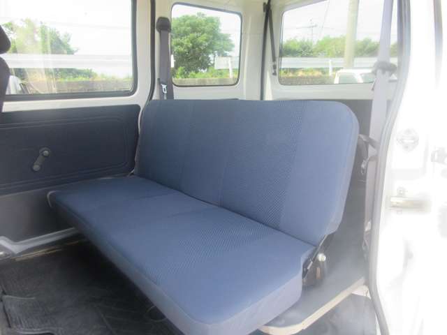 Daihatsu Hijet Cargo 11