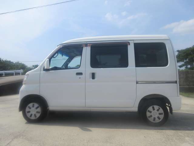Daihatsu Hijet Cargo 4