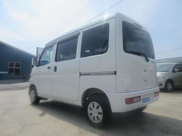 Daihatsu Hijet Cargo 5