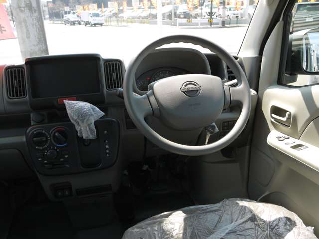 Nissan NV100 Clipper 8