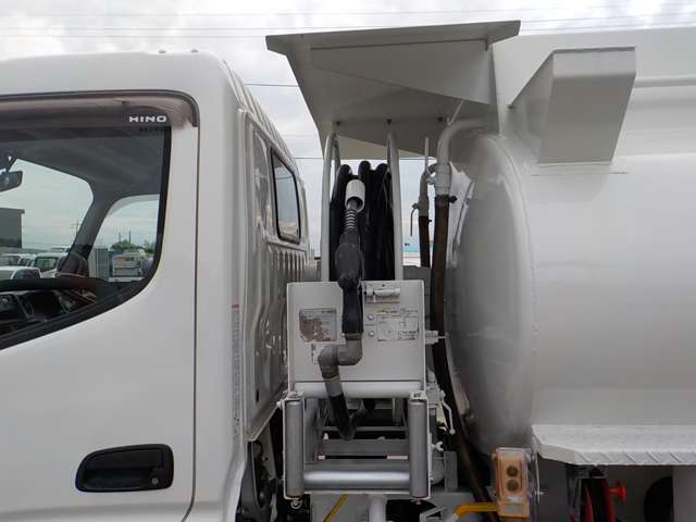 Hino Dutro 12