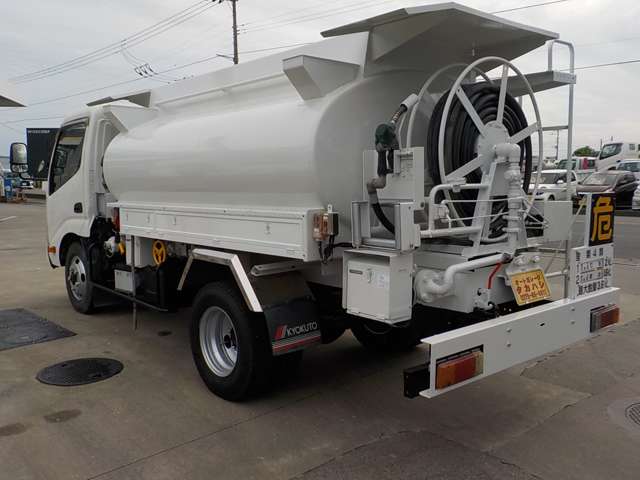 Hino Dutro 3