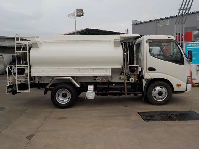 Hino Dutro 6