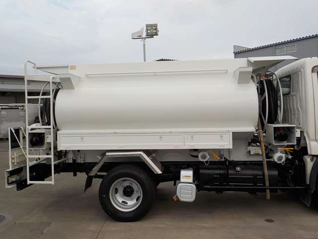 Hino Dutro 9