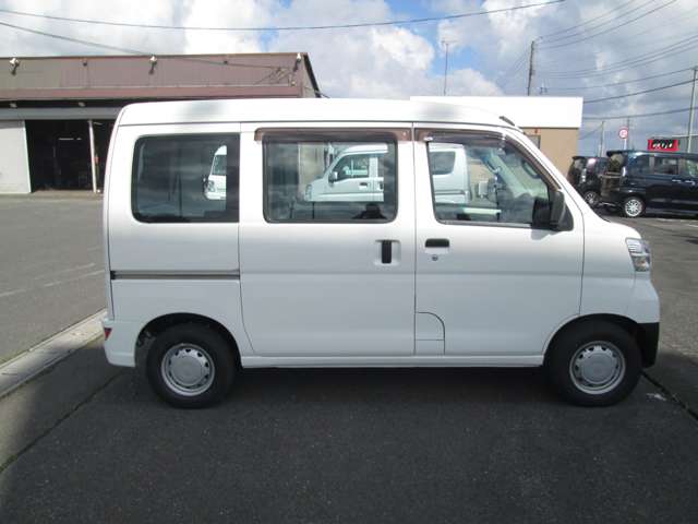 Daihatsu Hijet Cargo 4