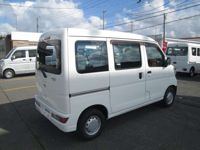 Daihatsu Hijet Cargo 5