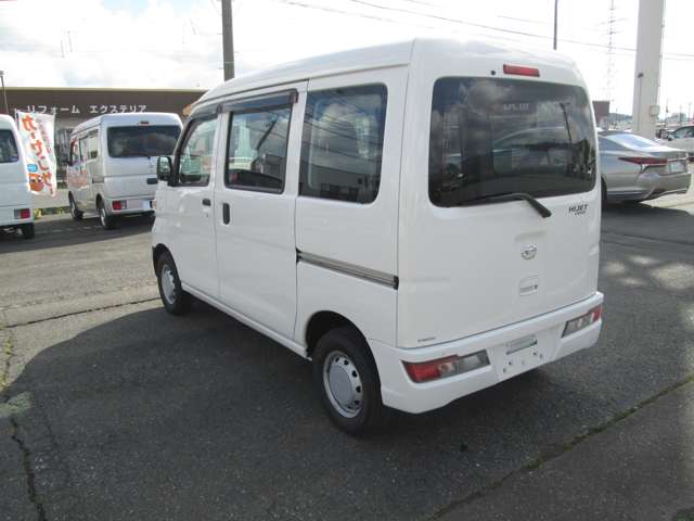 Daihatsu Hijet Cargo 7