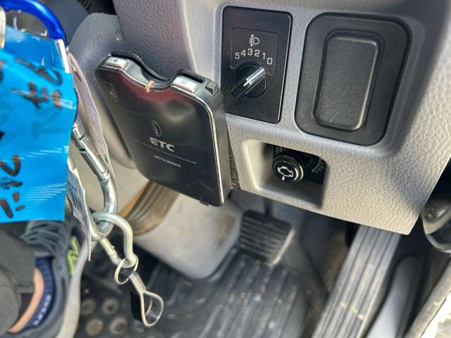 Mitsubishi Fuso Canter 12