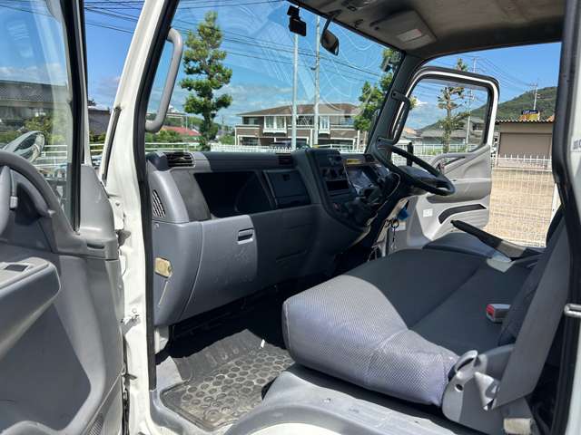 Mitsubishi Fuso Canter 9