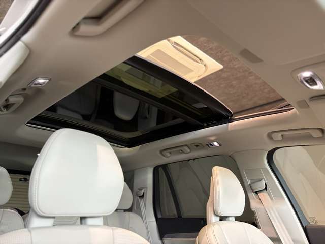 Volvo XC90 11