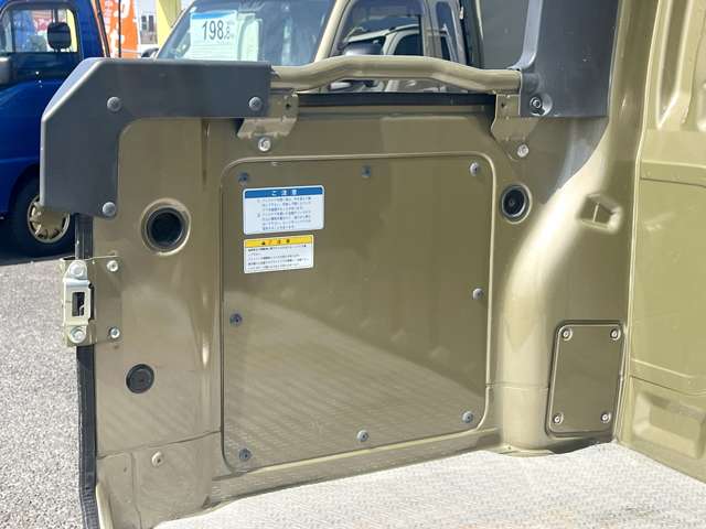 Daihatsu Hijet Deck Van 12