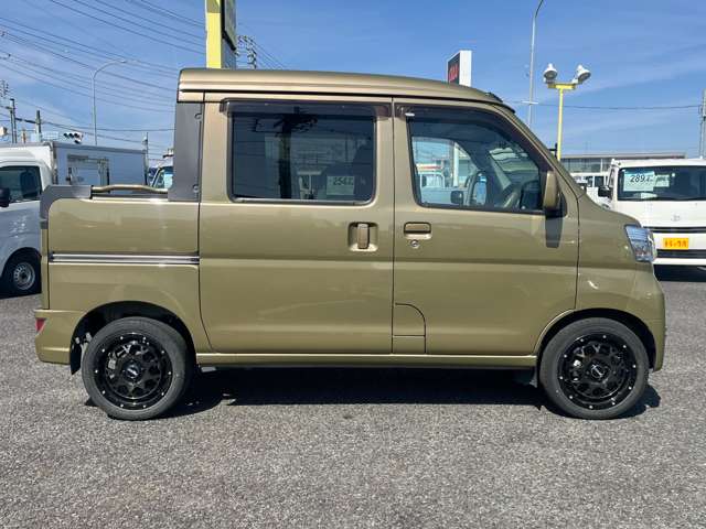 Daihatsu Hijet Deck Van 6