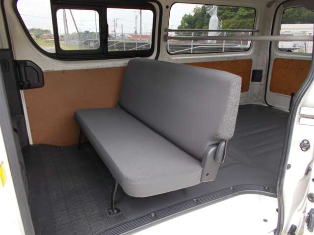 Toyota Regius Ace 11