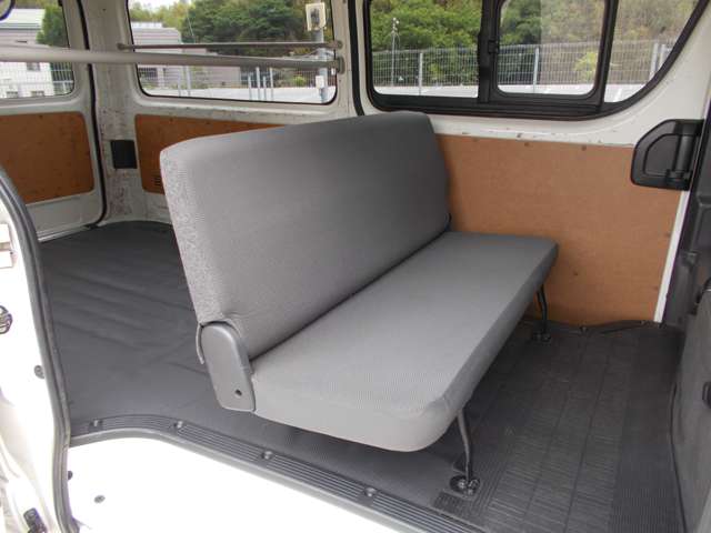 Toyota Regius Ace 12
