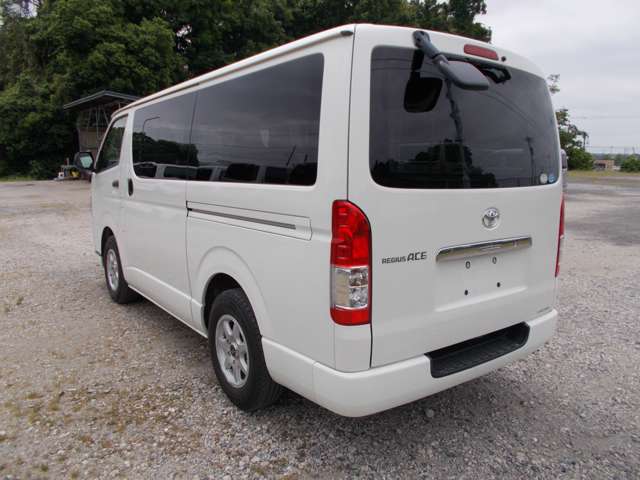 Toyota Regius Ace 3