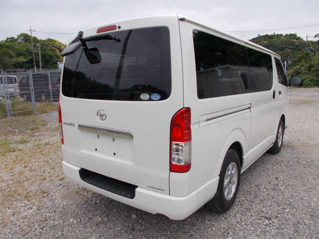 Toyota Regius Ace 4