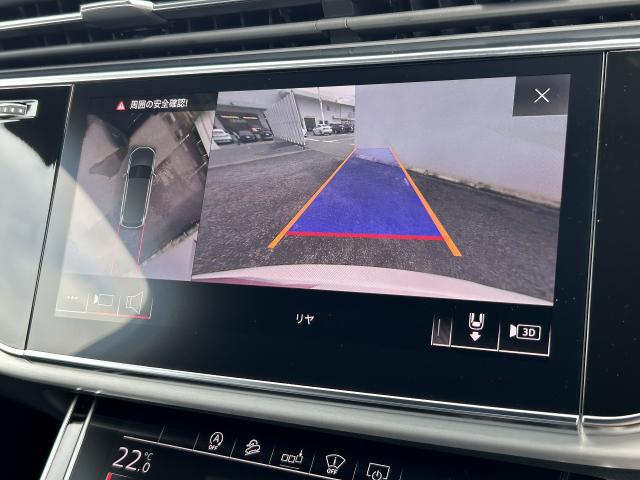 Audi Q7 4