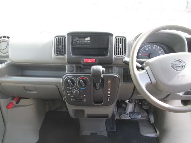 Nissan NV100 Clipper 10
