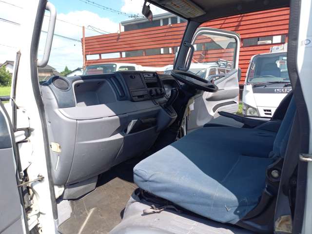 Mitsubishi Fuso Canter 9