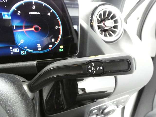 Mercedes-Benz GLA-Class 12