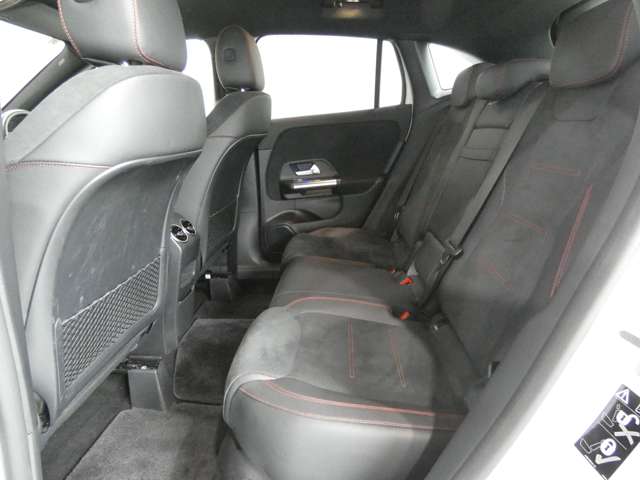 Mercedes-Benz GLA-Class 7
