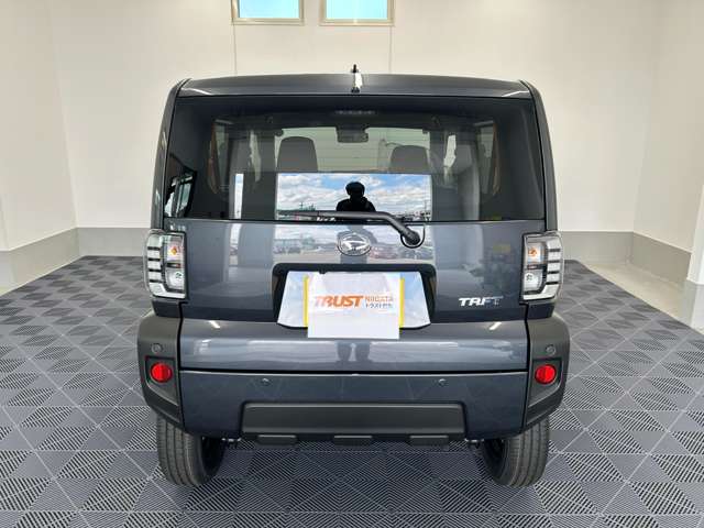 Daihatsu Taft 8