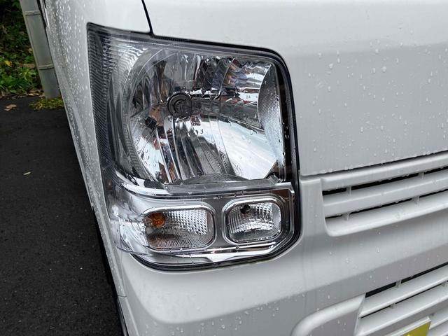 Mitsubishi Minicab Van 12