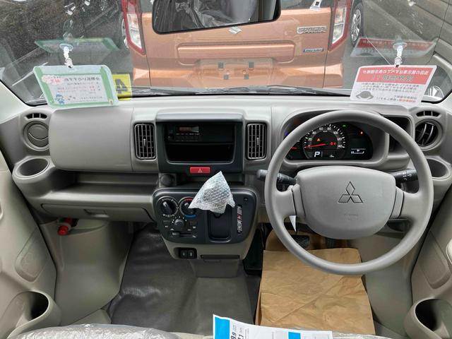 Mitsubishi Minicab Van 8