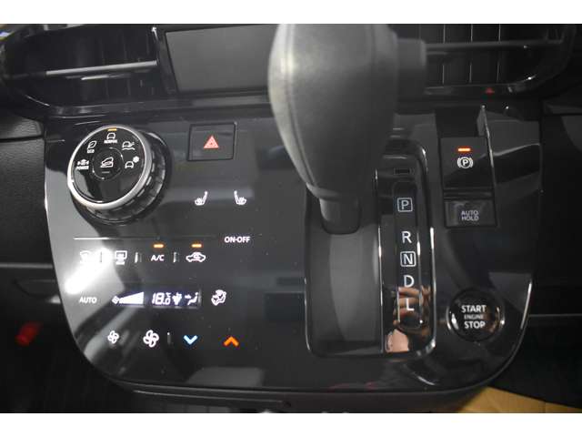 Mitsubishi Delica Mini 12
