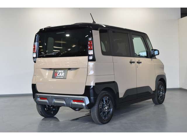 Mitsubishi Delica Mini 2