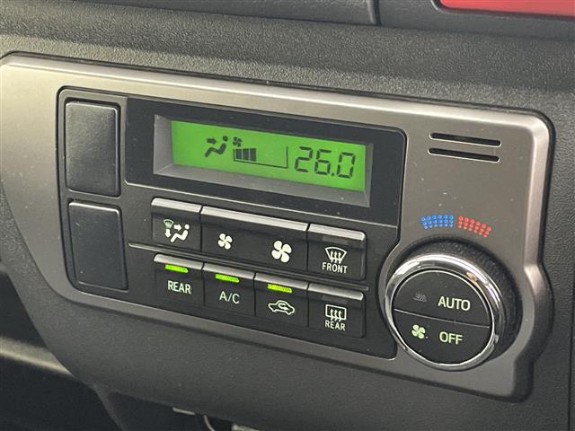 Toyota Hiace Van 11