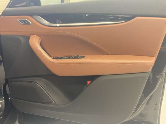 Maserati Levante 11