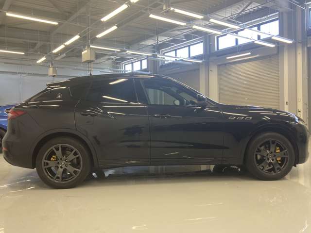 Maserati Levante 4