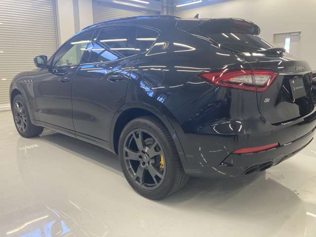 Maserati Levante 8