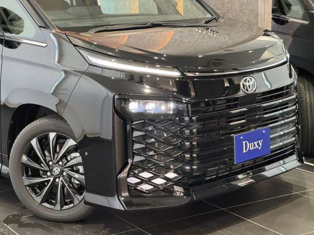 Toyota Voxy 11